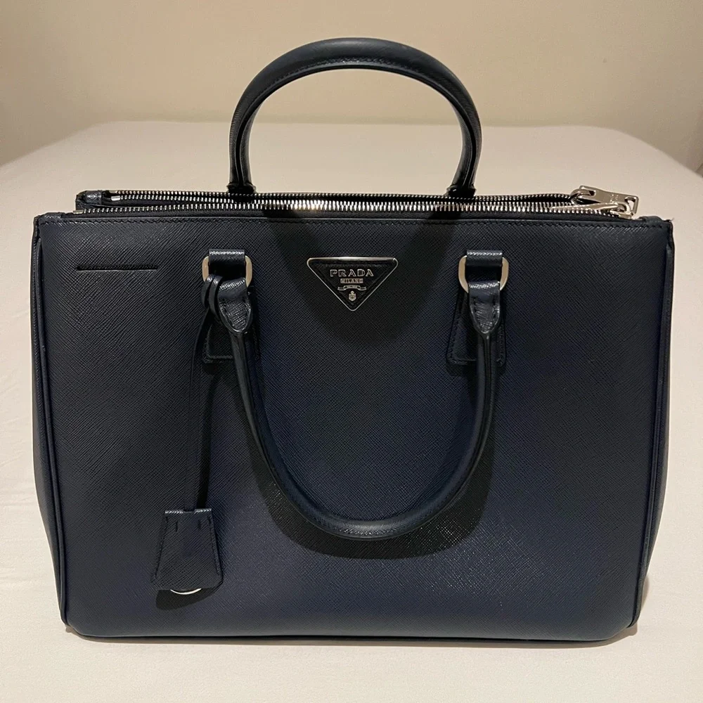 Prada Galleria Saffiano Leather Handbag - Authenticated - Picture 3 of 12